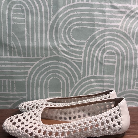 DV by Dolce Vita Women's Cream Woven Loafers - Picture 3 of 3